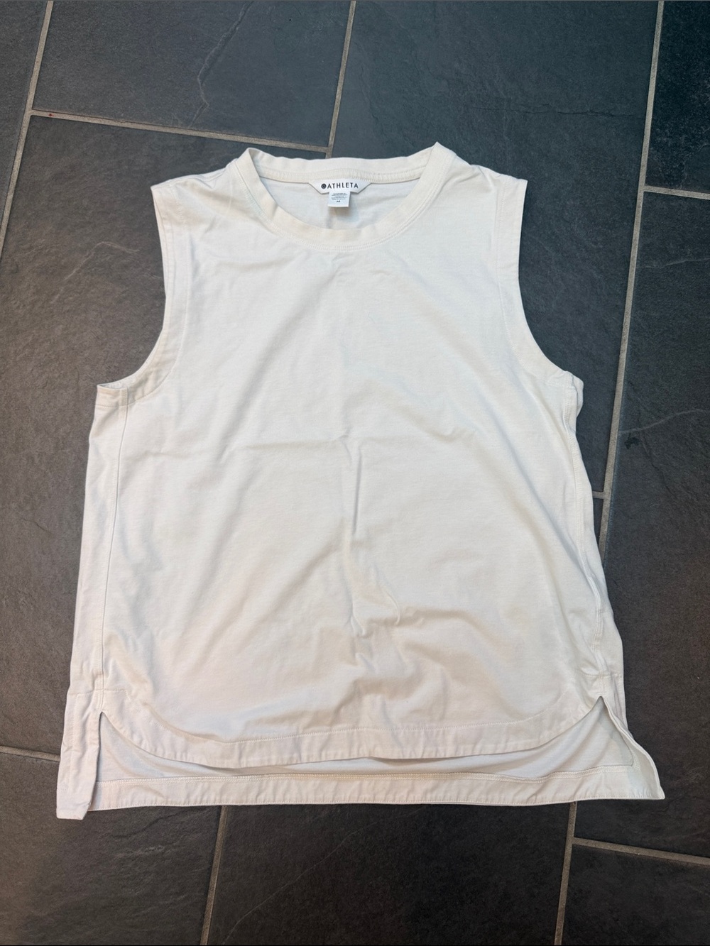 Athleta Cream Sleeveless Muscle Tank with Curved Hem